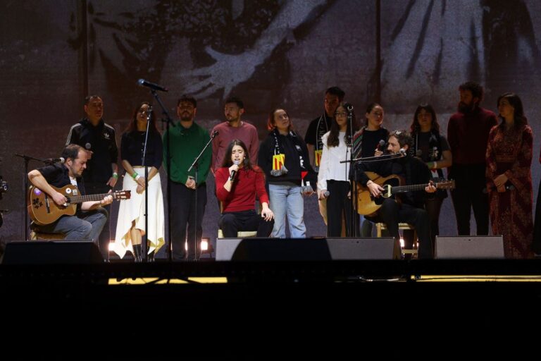 Mar Pujol tanca l’acte per Palestina al Sant Jordi