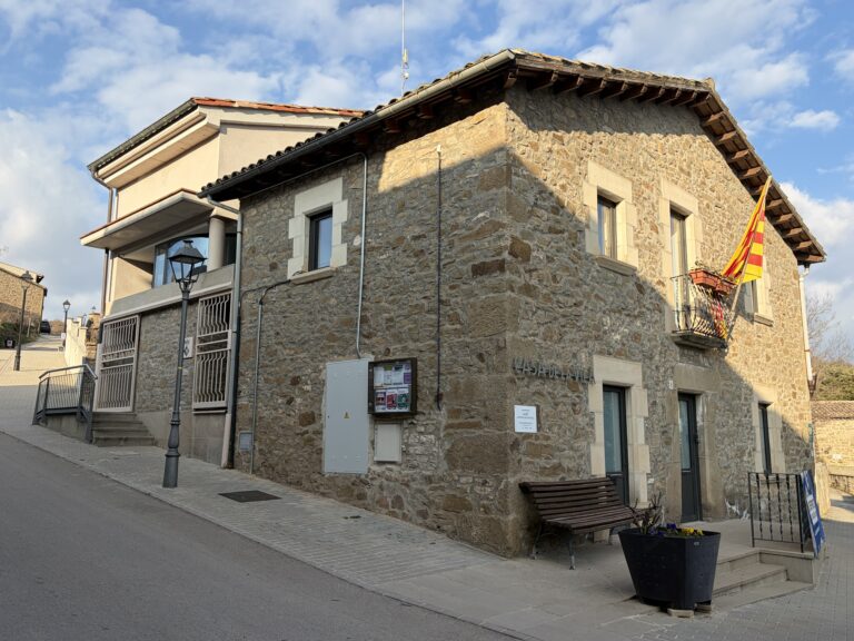 Sant Agustí rebaixa el nivell de català per la plaça d’oficial de brigada