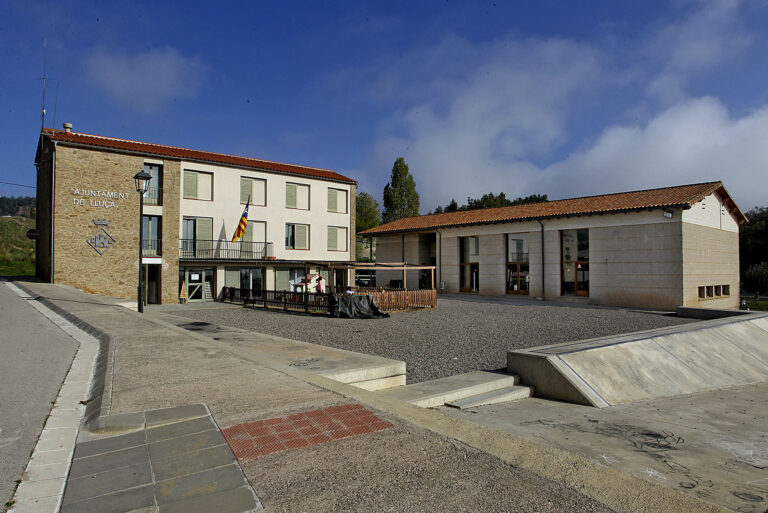 Lluçà no pot pagar proveïdors i nòmines per falta de secretari