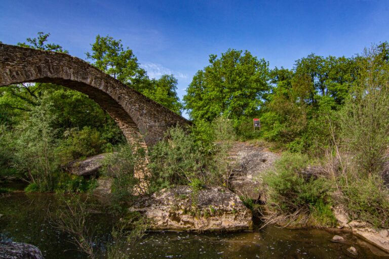 Merlès rehabilitarà el pont de Sant Martí i les antigues escoles de Pinós