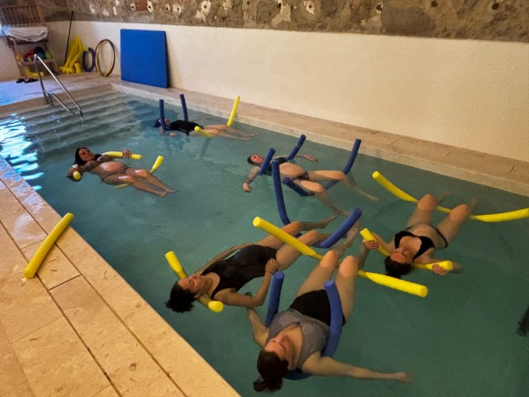El grup de preparació al part incorpora sessions a la piscina de la Rosada