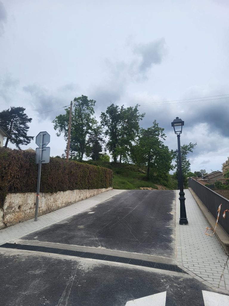 Finalitzen les obres del carrer del Darrere a l’Alou