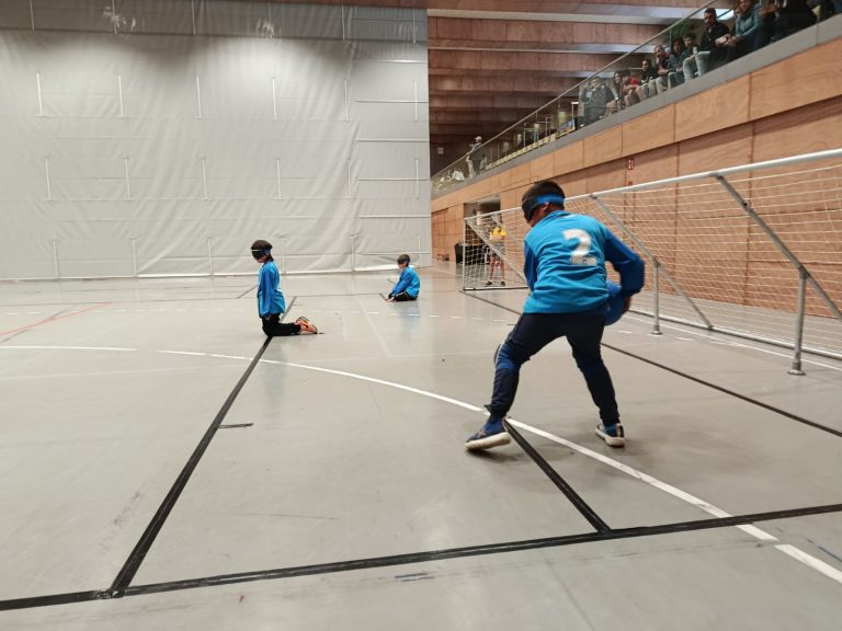 L’Escola Lluçanès repeteix al Campionat de goalball inclusiu i converteix la jornada en una experiència de tota la comunitat educativa