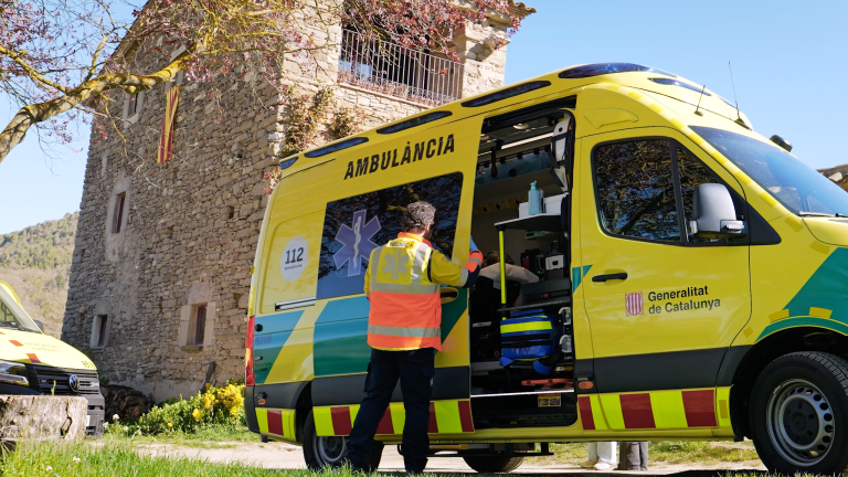 L’ambulància de Prats estrena vehicle amb més tecnologia i visibilitat