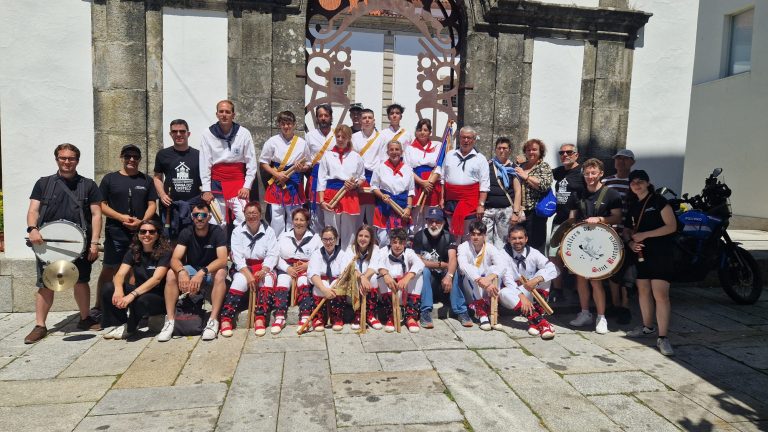 Els Bastoners de Sant Bartomeu i els Estelladors de Prats ballen a Portugal