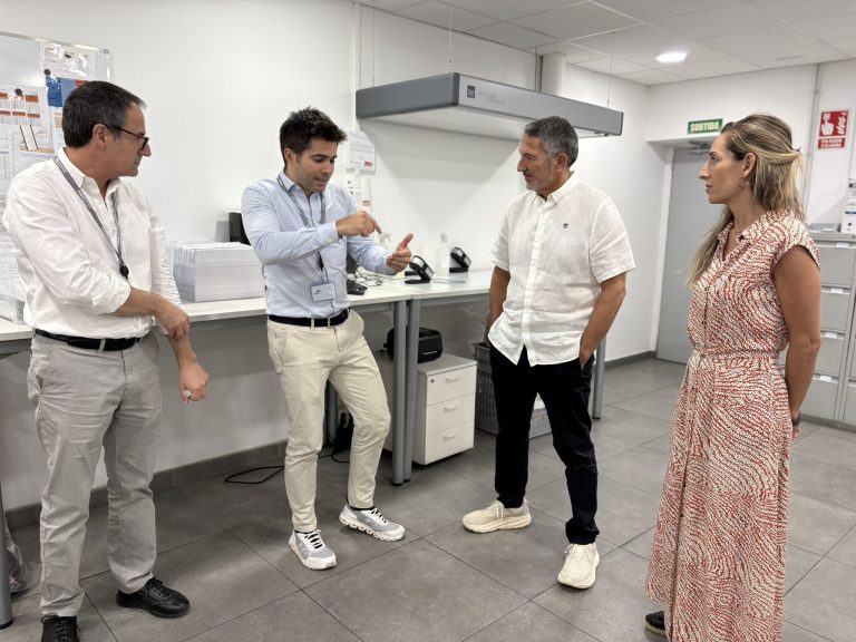 El conseller Sàmper visita el Lluçanès