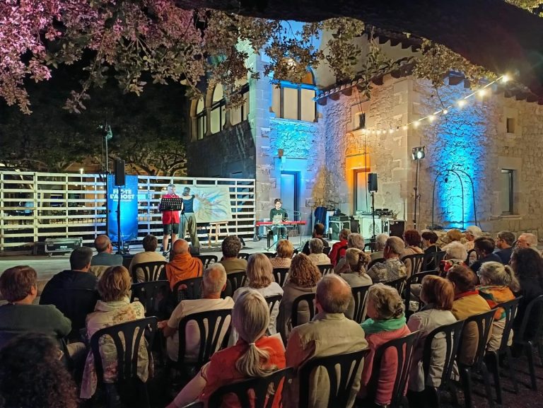 Fes-te l’Agost els divendres als jardins de Cal Bach de Prats